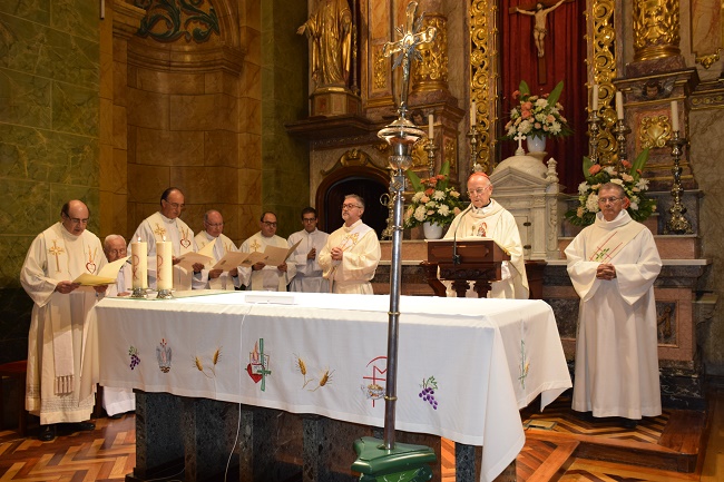 Celebración de la Eucaristía Foto